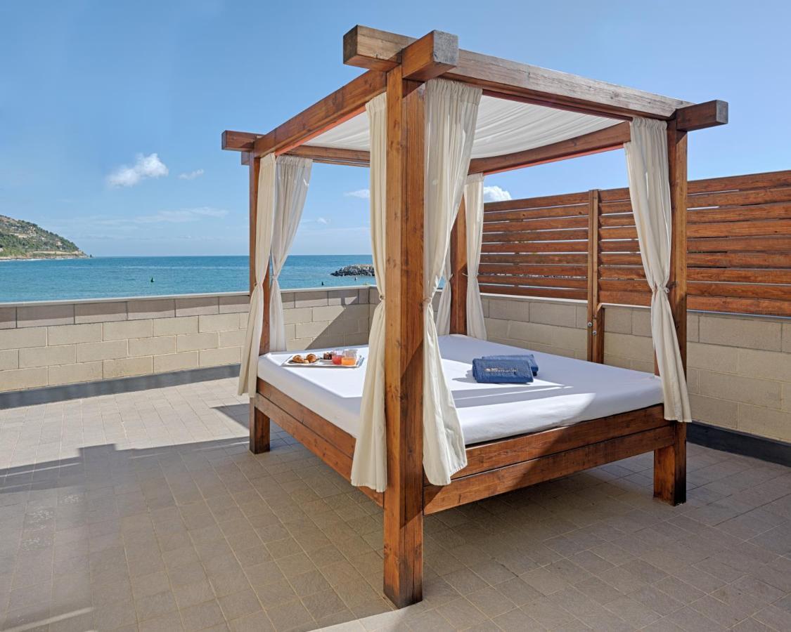 Riviera Dei Fiori Hotel